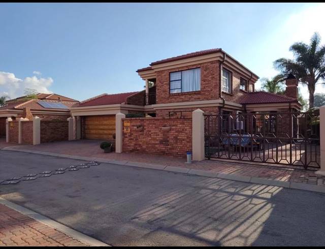 3 BEDROOM CLUSTER FOR SALE IN BARDENE